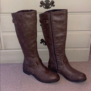 ⚡️SOLD⚡️Bare Traps Clary tall boots